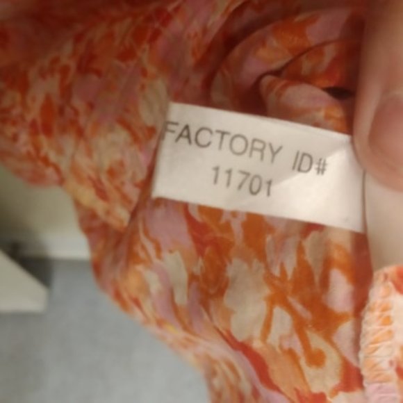 Express Design Studio Floral Button-Up Blouse - Picture 8 of 8